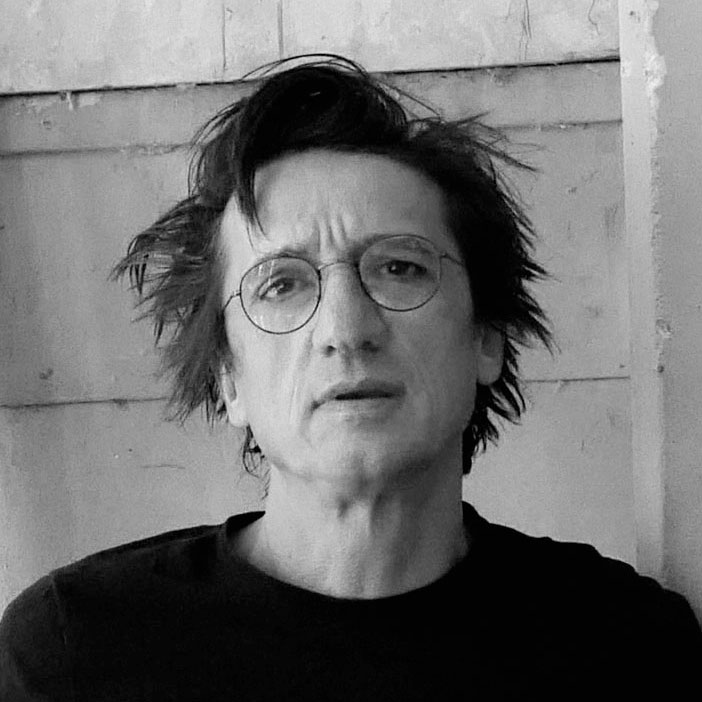 Retrato en blanco y negro de Marc Sastre, autor del libro "El fin del rock"